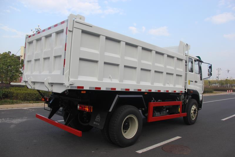 الثقيلة واجب جديد ساينو تراك هوو 6X4 شاحنة قلابة 371hp للبيع