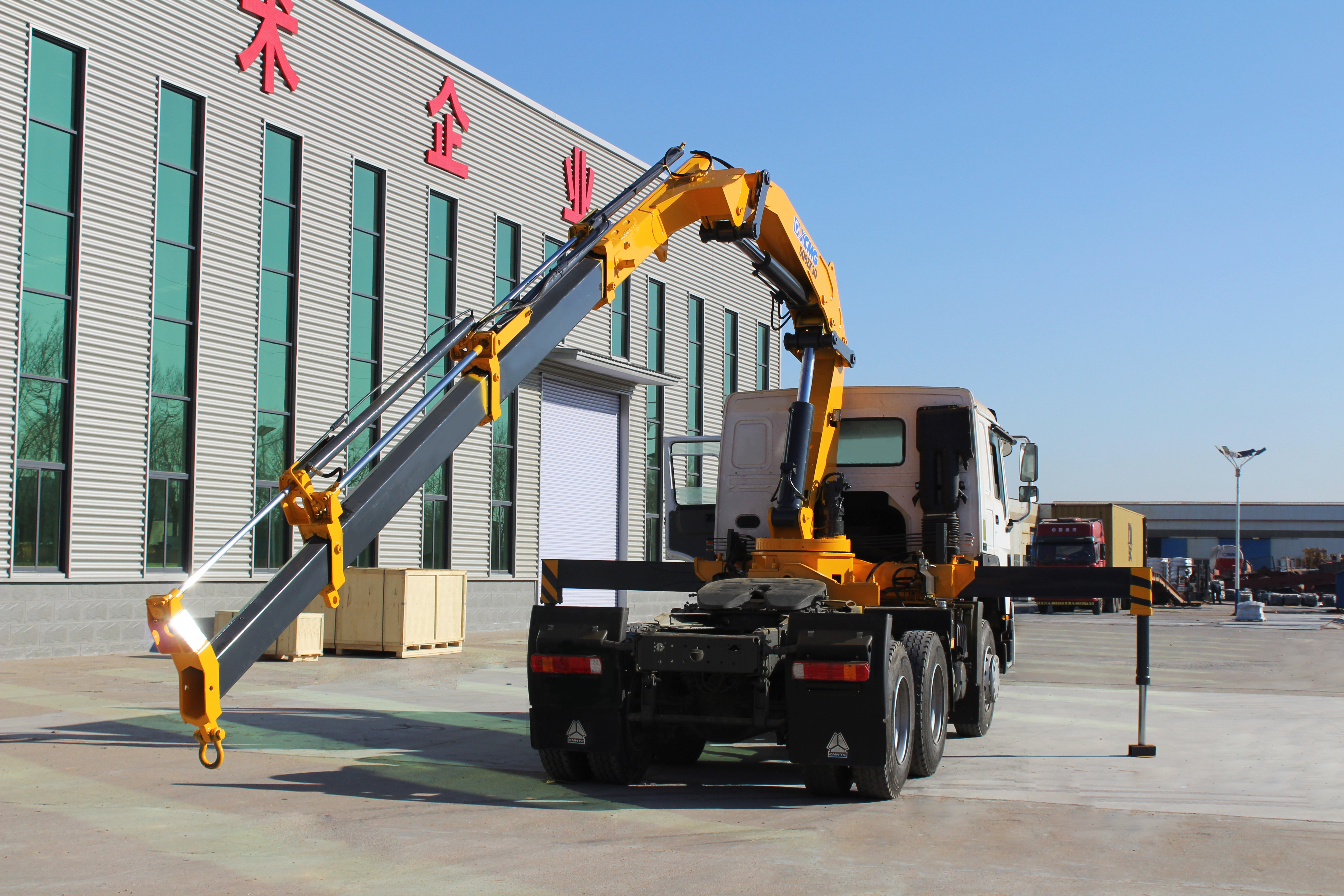 Grue mont&eacute;e sur camion &agrave; vendre​