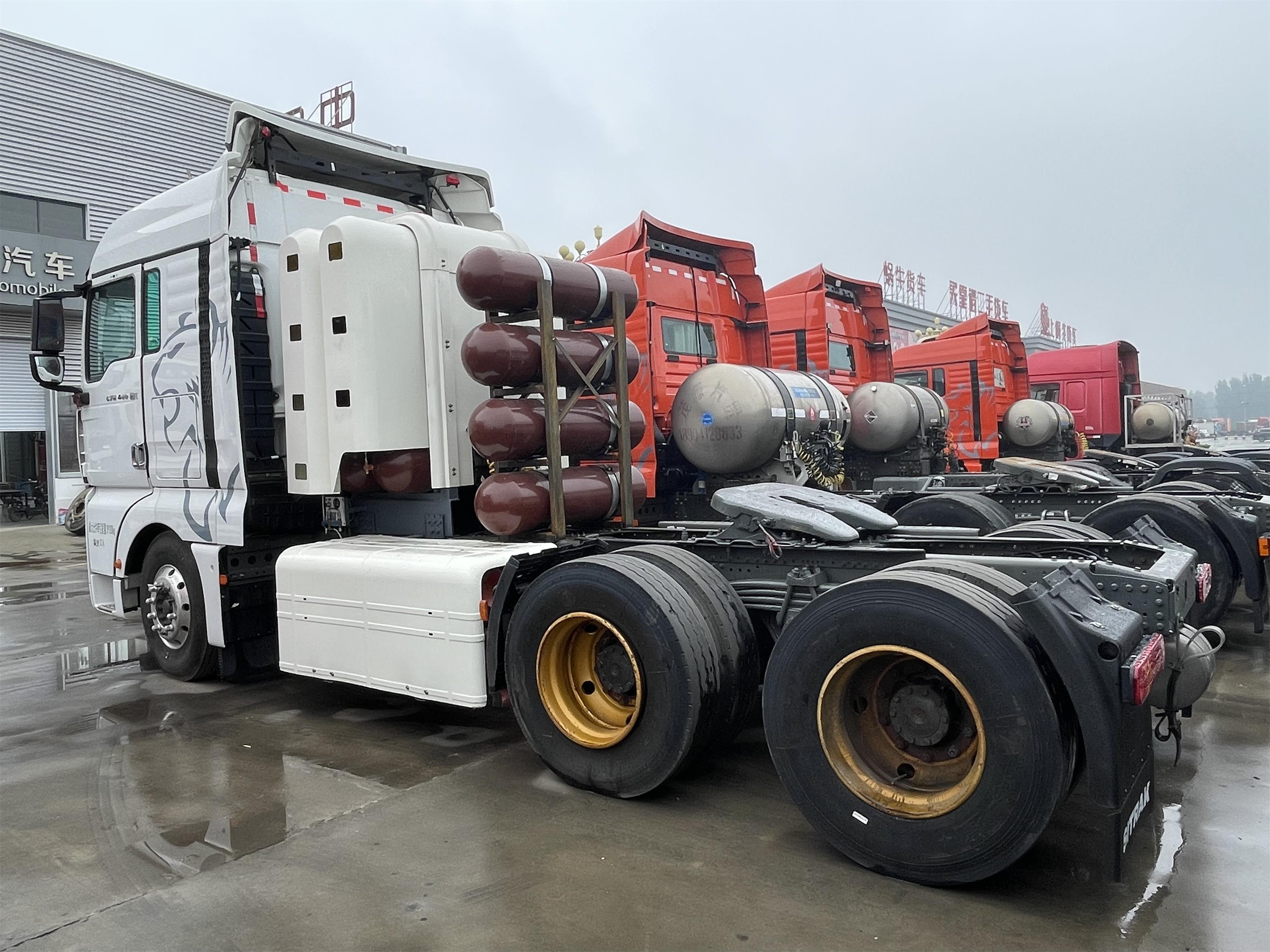 Shacman F3000 CNG شاحنة جرار رأس مقطورة 6x4 380hp شاحنة جرار