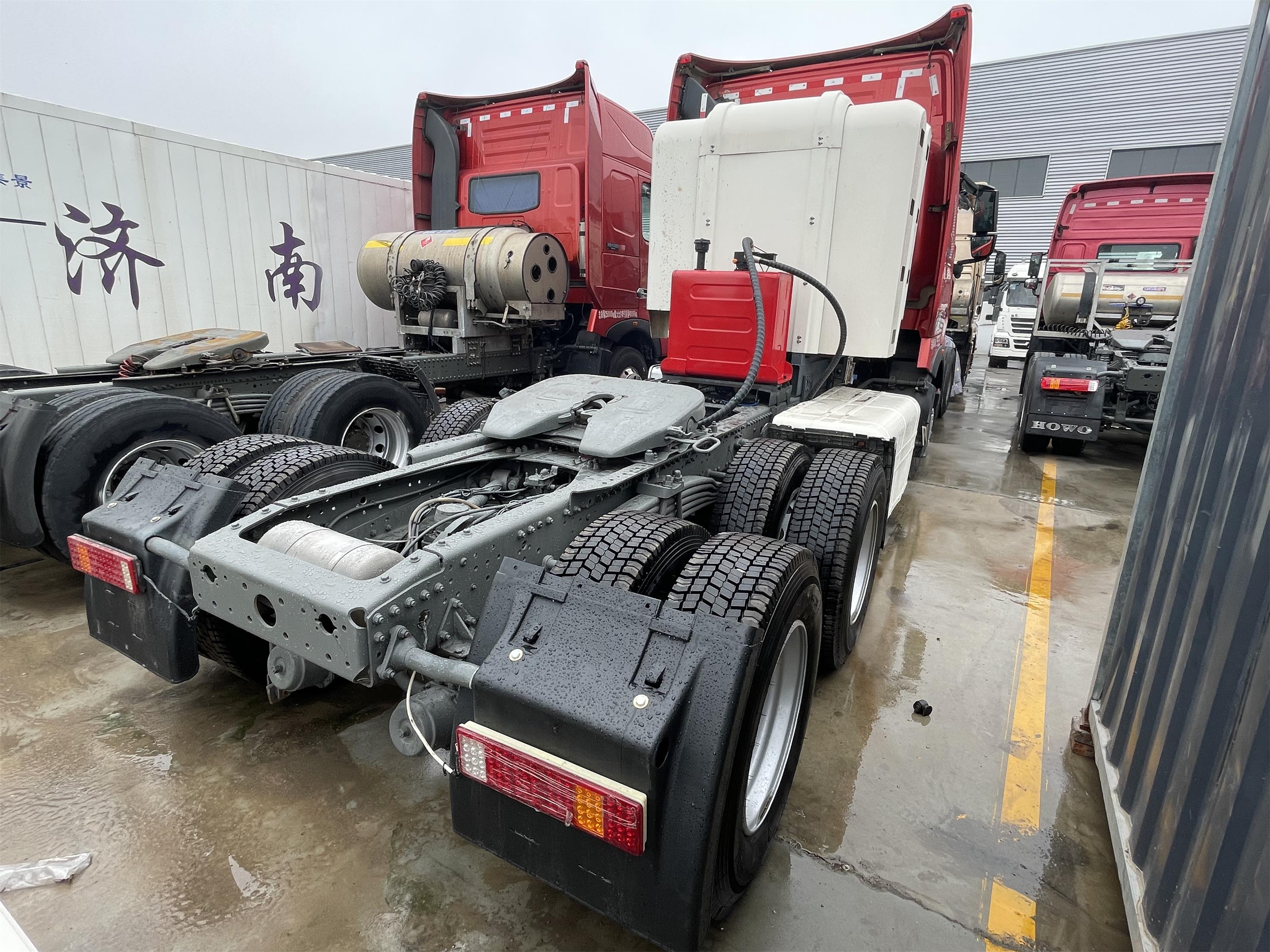 Camion de tracteur du camion 6x4 380hp de t&ecirc;te de remorque de tracteur de Shacman F3000 CNG
