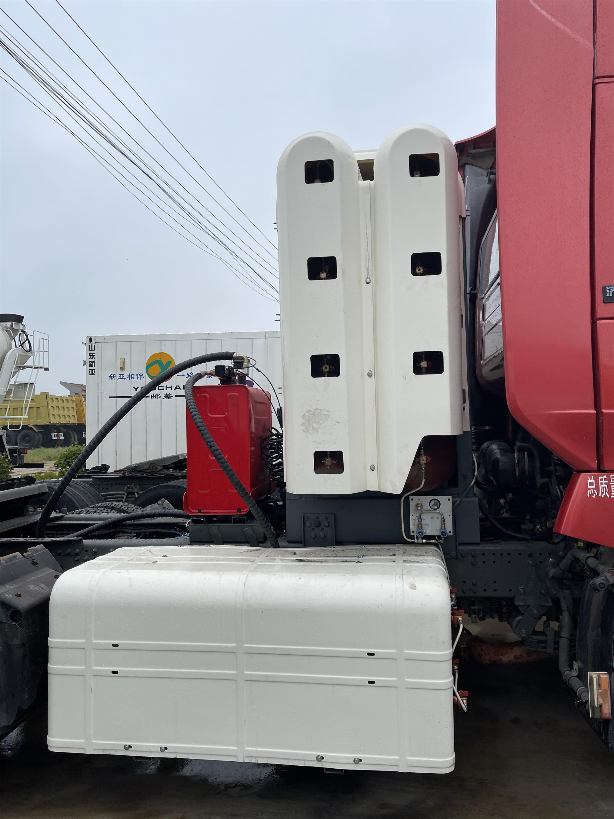 Sitrak Cng Heavy Duty SINOTRUK LNG CNG مستعمل C7H 430hp 460hp 6x4 جرار