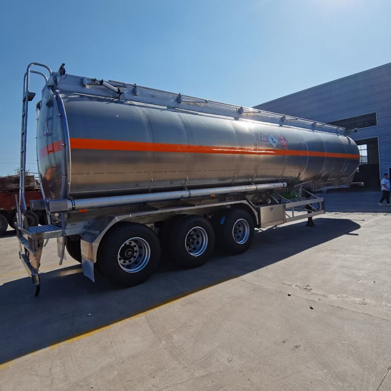 Remolque de tanque de combustible y aceite extensible esquel&eacute;tico