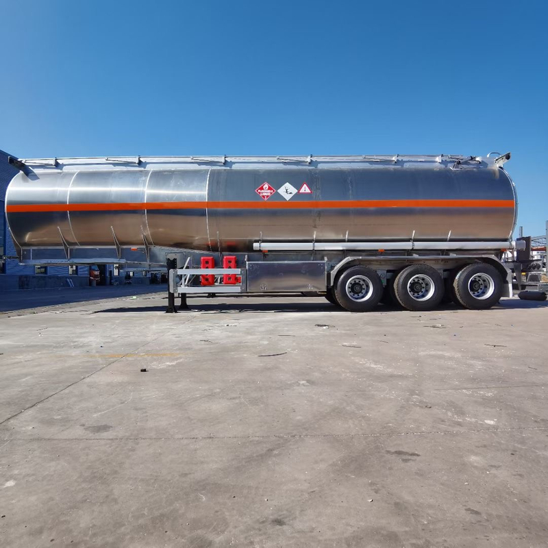 Remolque de tanque de combustible y aceite extensible esquel&eacute;tico