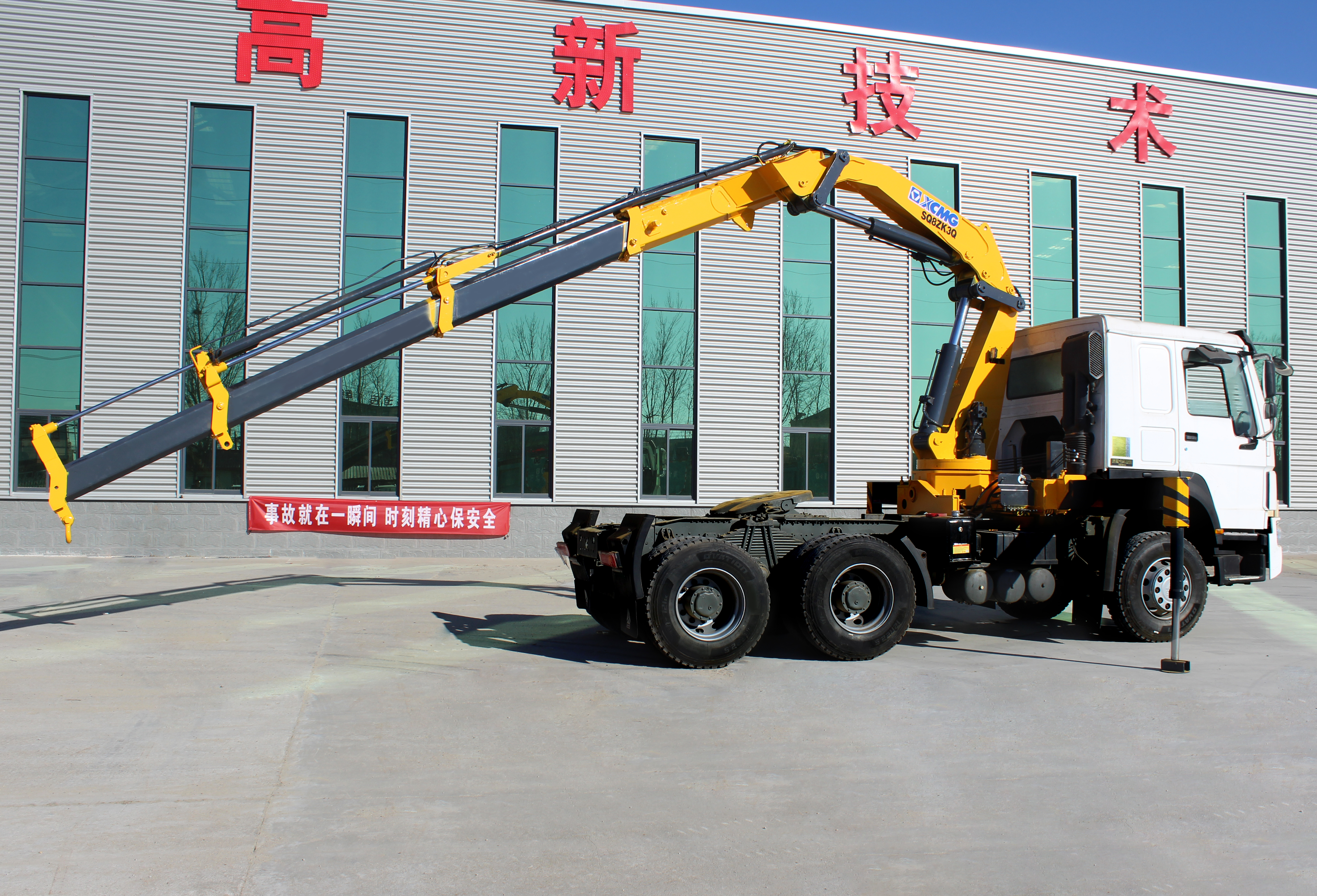 Grue mont&eacute;e sur camion &agrave; vendre​