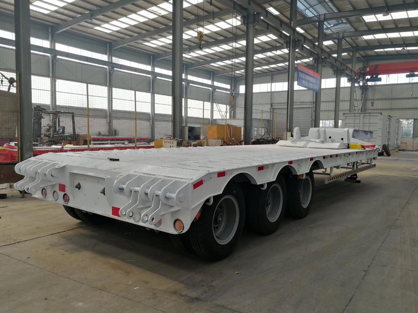 Feet Container Axle Flatbed Low Bed Semi Trailer From China Manufacturer Shandong Luen